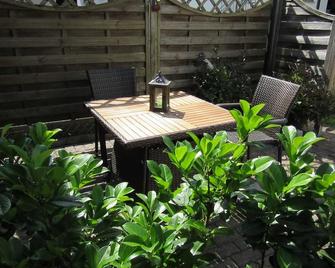 Apartment Benz-Boch - Apartment 45sqm, 1 living room / bedroom, max. 2 persons, 1 - 3 persons - Lahr - Innenhof