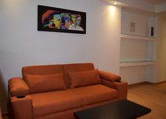 My Home Suites - Celaya - Sala de estar