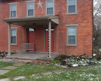 Beautiful single-family house building from 1840 - Lancaster - Building