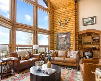 Ski and Ride Mountain Haus - Hot Tub, Fire Pit, Game Room & Deck - Mesa - Sala de estar