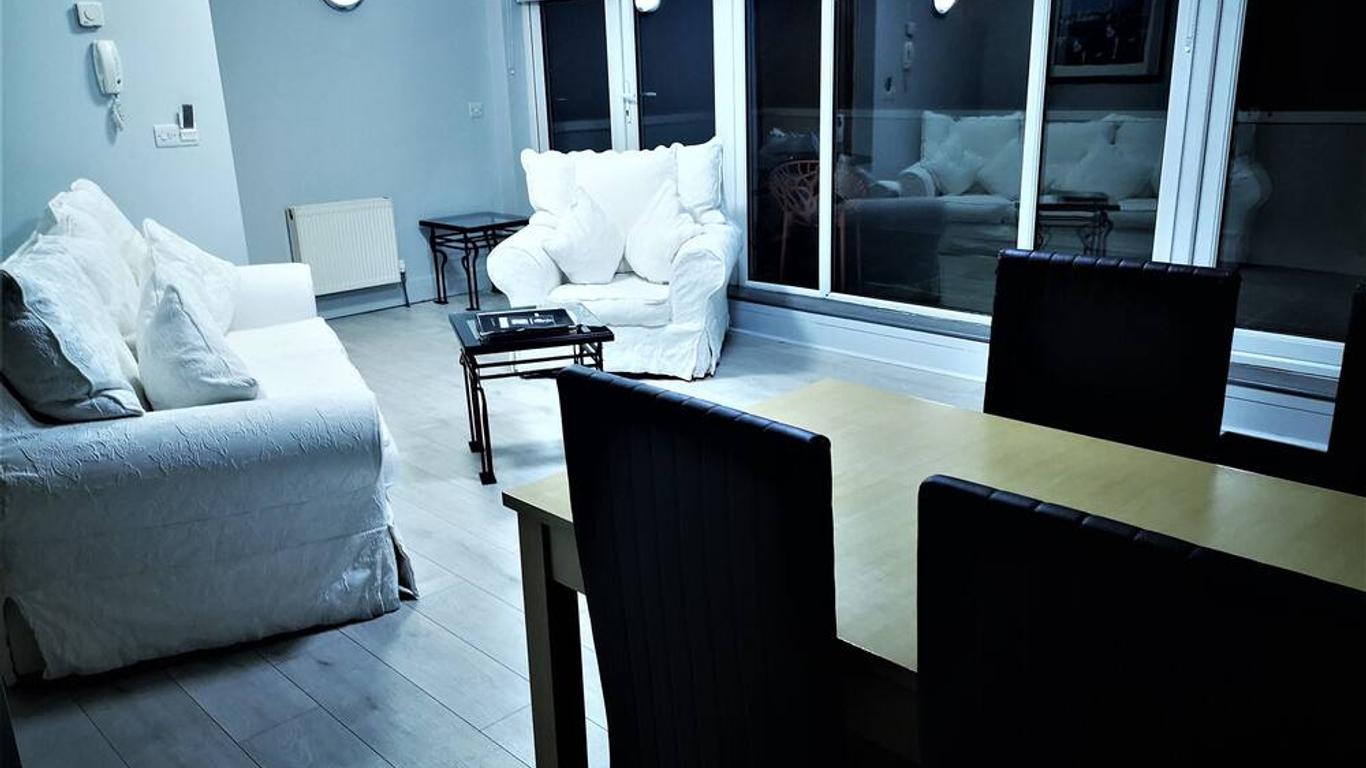 Bella Vista Hotel & Self Catering Suites