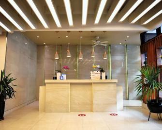 Aura One Hotel - Baguio - Recepción