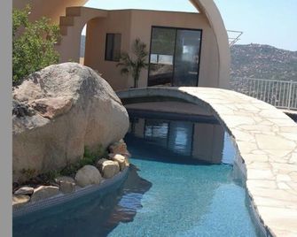Private Mountaintop Retreat with Lagoon Pool - Jamul - Piscina