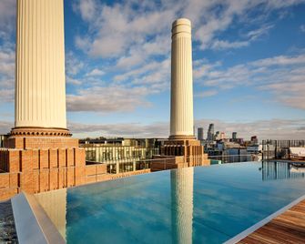 Art Otel London Battersea Power - לונדון - בריכה
