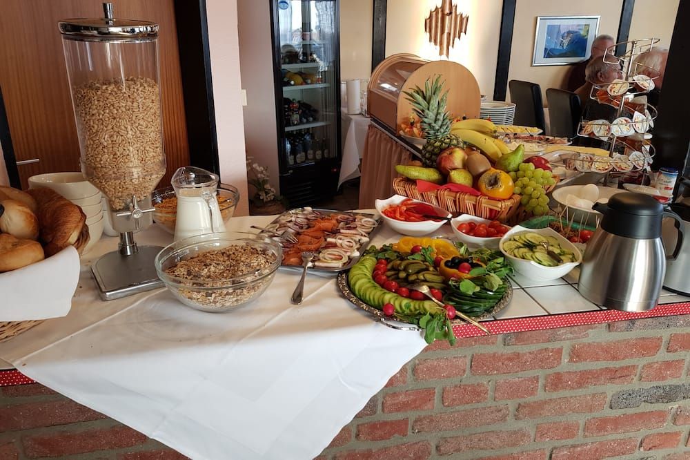 Hotel Garni Julia - Linnich - Buffet