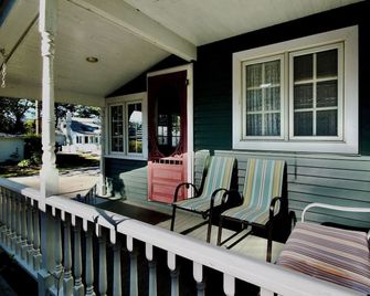 Starfish Cottage- Waiting For Your Stay! - Grand Bend - Balcony