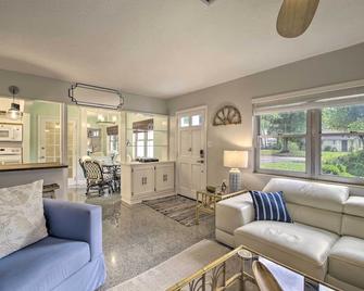 Vero Beach Oasis Less Than 7 Mi to South Beach Park! - Vero Beach - Sala de estar