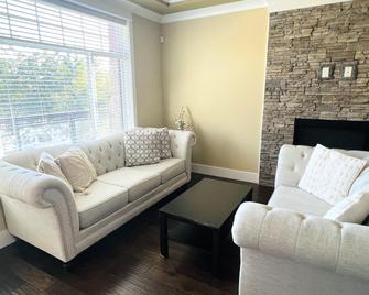 Jennifers House - Vancouver - Salon