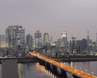 Hotel Plaza Osaka - Osaka - Outdoors view