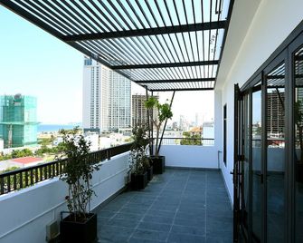 Smeraldo Hotel & Apartment - Da Nang - Balkon