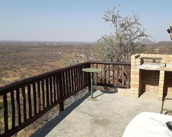 Lentswe Lodge - Serowe - Balcón