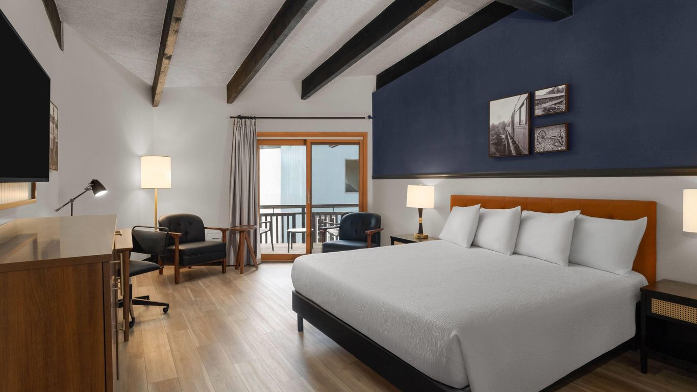 Hotel Vervana, Trademark Collection by Wyndham