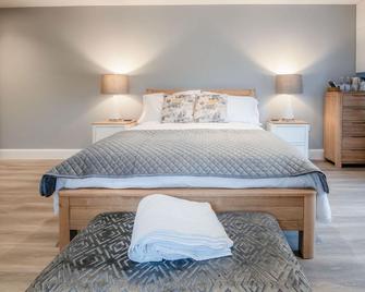 Suite 2 - Sleeping Giant Hotel - Pen Y Cae Inn - Brecon - Chambre