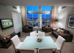 La Loft Apartments - Adelaide - Living room