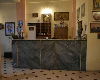 레토 호텔 아르카디아 - Megalópoli - 프론트 데스크