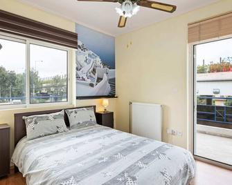 Homely Apartment in Piraeus With Balcony - Pireo - Camera da letto