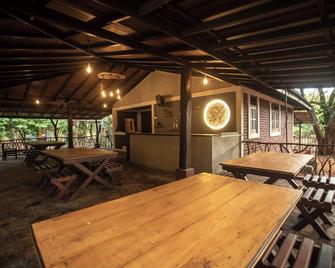 Funk Bunks - Sigiriya - Sigiriya - Patio