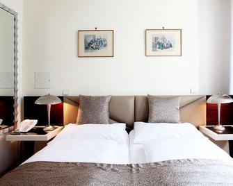 Hotel Attaché l contactless check-in - Vienna - Bedroom
