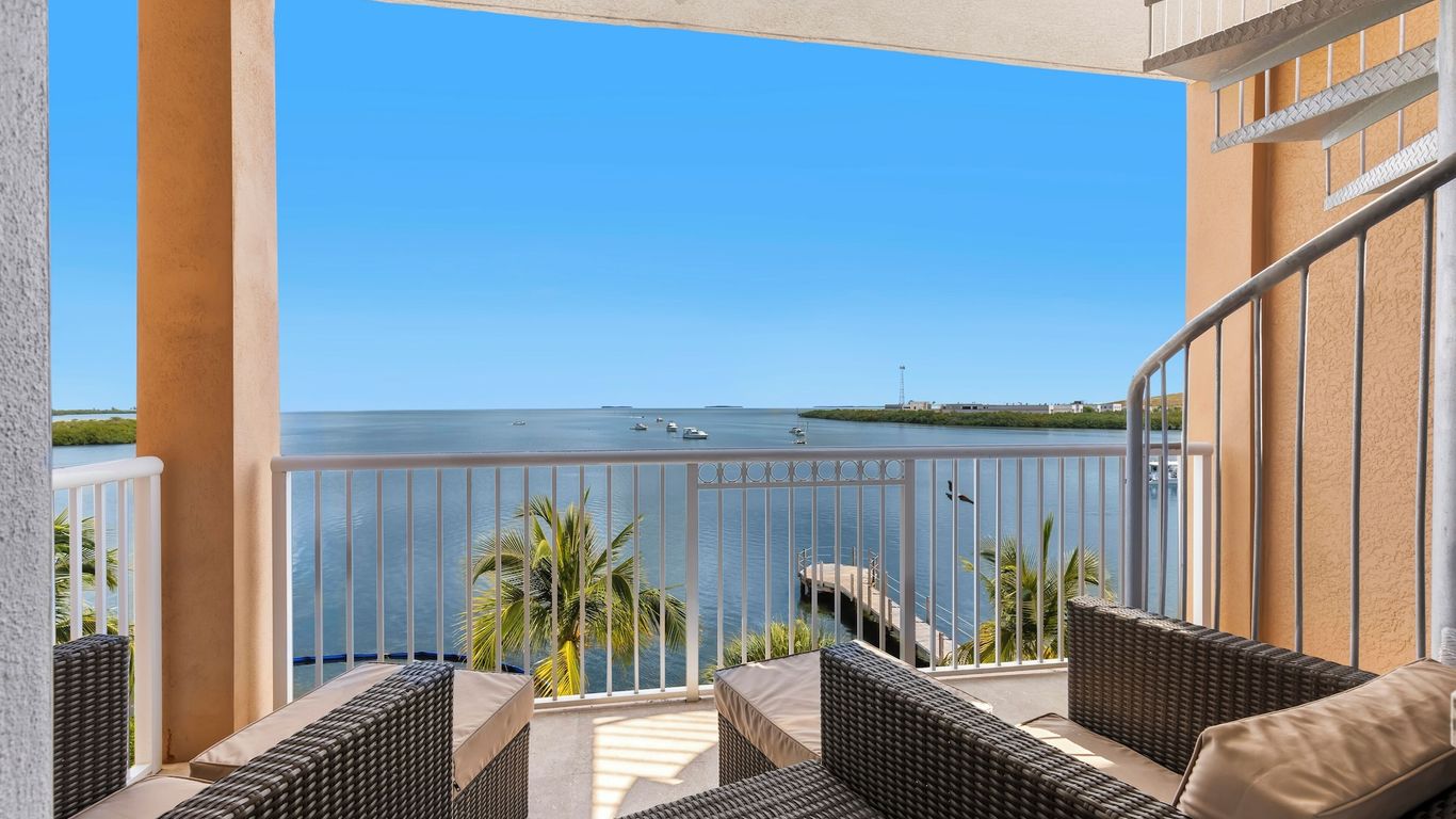 Beachside Resort & Residences