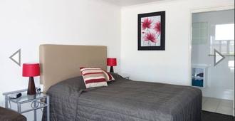 Porky's Motel Rockhampton - Rockhampton - Bedroom