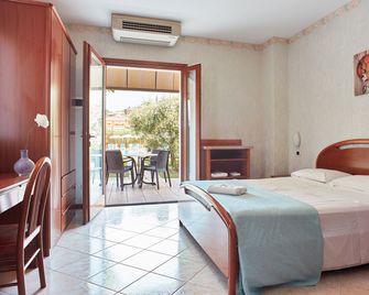 Hotel Andreis - Cavaion Veronese - Slaapkamer