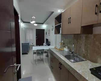 Manzil Anilao Cosy 2 Bedroom Apartment U5 - Batangas - Kitchen
