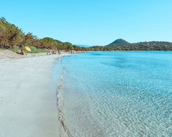 Mini air-conditioned villa 150m from a fine sandy beach - Ghisonaccia - Strand