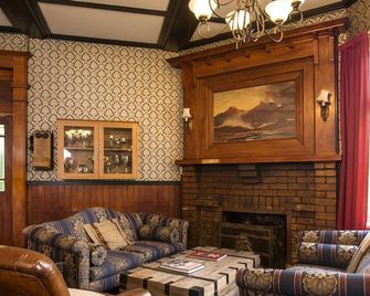 Okoroire Hot Springs Hotel - Tirau - Lounge