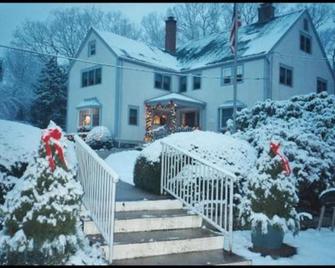 Tidewater Inn - Madison - Building
