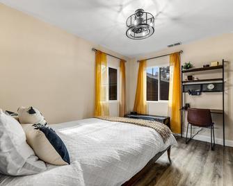 Buckthorn Beauty - Pine Valley - Bedroom