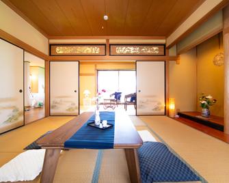 Awaji Seaside Resort in Shiduki - Awaji - Comedor