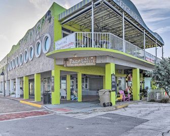 Idyllic Pass-A-Grille Studio - Walk to the Beach! - Saint Pete Beach - Building