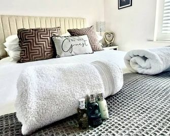 Cathedral Coach House - Lichfield - Lichfield - Bedroom