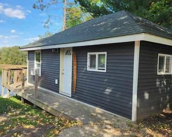 Muskie Cabin - Fremont, Wi - Fremont - Building