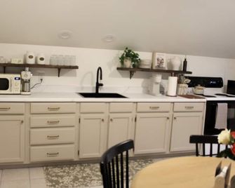 Rt 6 Guest Suite Charming 2 bedroom apartment near Wellsboro - Mansfield - Küche