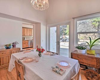 Spacious San Diego House with Yard and Patio! - San Diego - Comedor