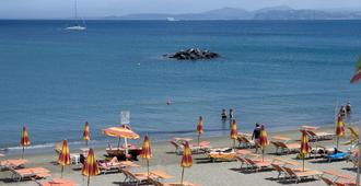 Hotel Rivamare - Ischia - Spiaggia