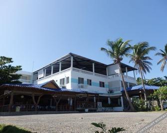 Marina del Mar Hotel - San Fernando de Monte Cristi - Gebouw