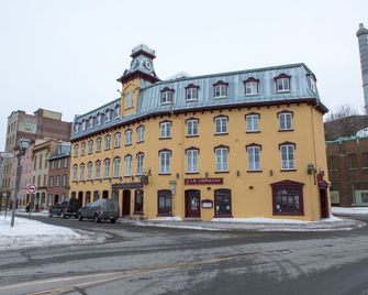 أوتل لو سان بول - كويبيك ستي - مبنى