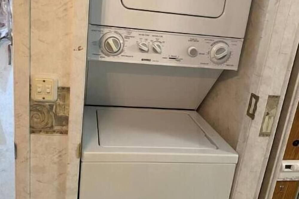 5th Wheel Camper with plenty of outdoor space - Greenville - Prádelna