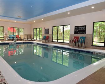 Hampton Inn by Hilton Rochester/Greece - Rochester - Bazén