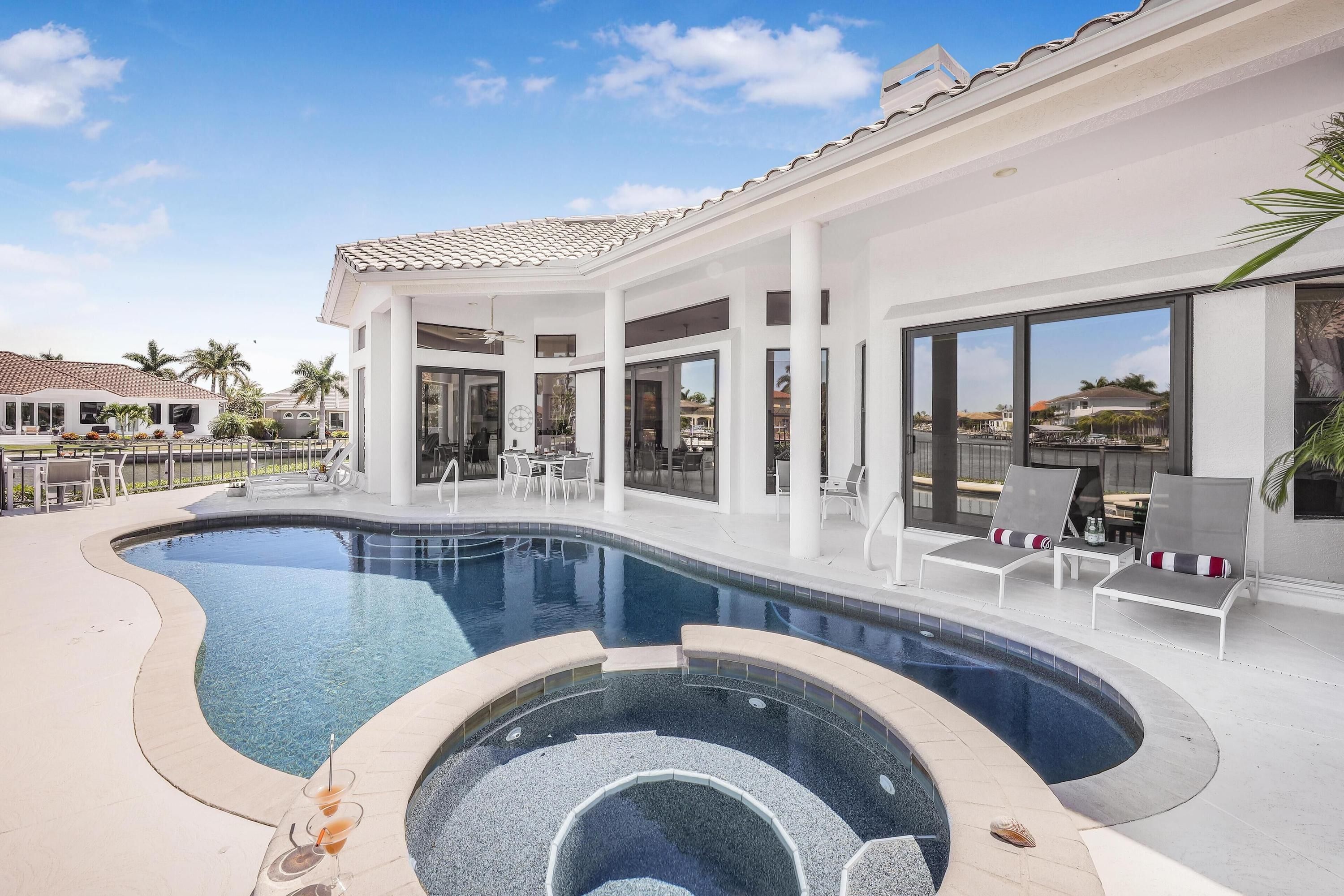 Waterfront Home on key lot With Pool, spa and Views - Marco Island - Pool