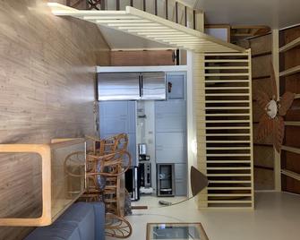 Peaceful retreat, ocean view, desired 2nd floor, WIFI - Maunaloa - Bedroom