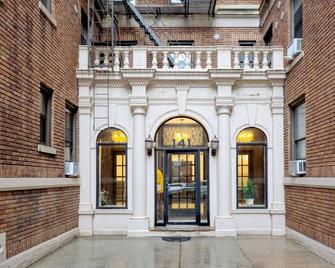 Rad Brooklyn Heights 3BR w/ Laundry, Bike Room & Elevator, by Blueground - Brooklyn - Building
