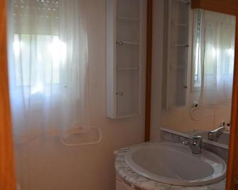 Camping Castillo de Loarre - Loarre - Bathroom