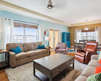 Gulfport Getaway - St. Petersburg - Oturma odası