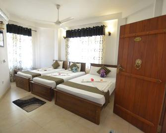 Sihilro Regency Hotel - Udawalawa - Bedroom