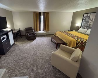 Super 8 by Wyndham Marshall - Marshall - Bedroom