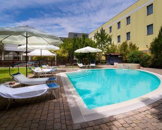 voco Parma & Congressi by IHG - Parma - Piscina