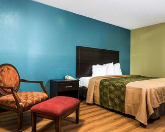 Royal Extended Stay Hotel - Selma - Bedroom